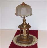 מנורת שולחן בסגנון עתיק (מבט 1)